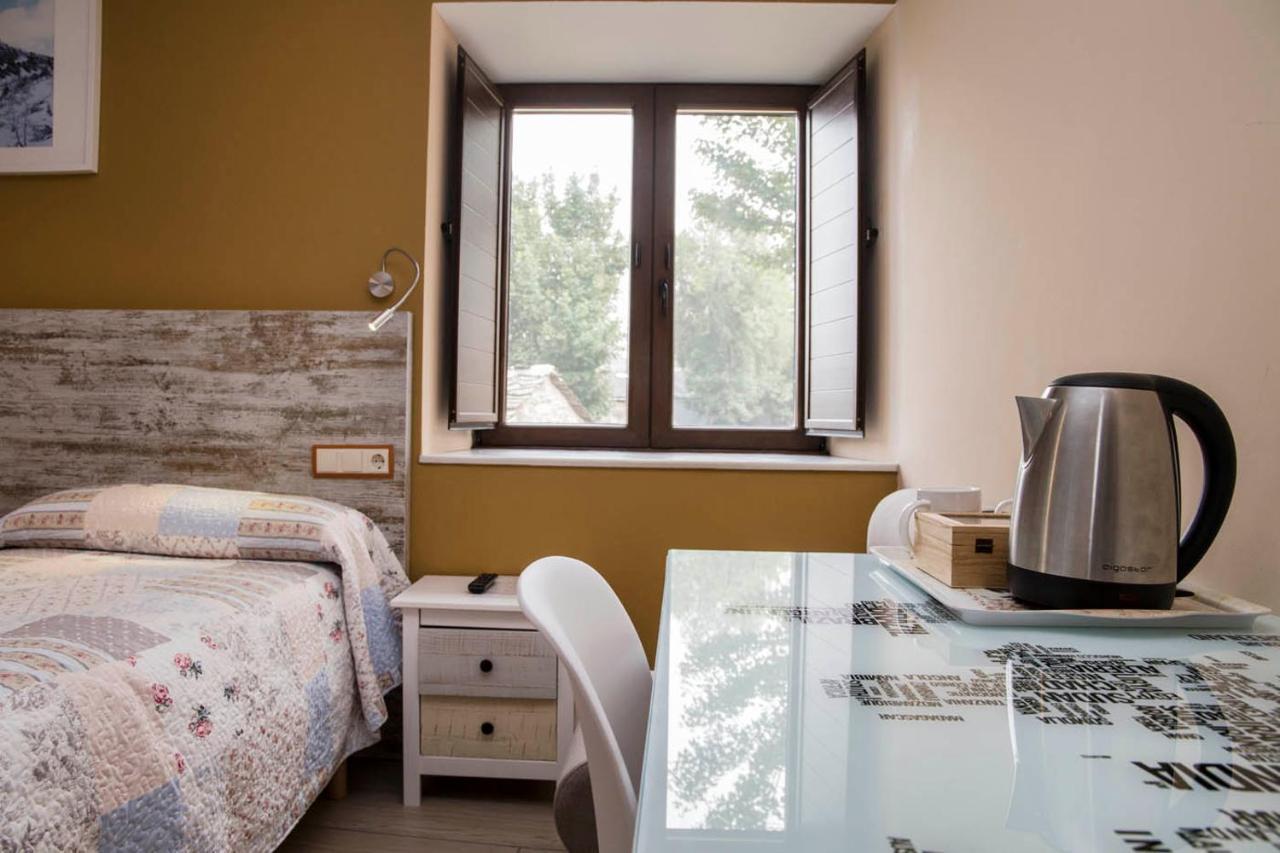 Casa Nunez Pensionat Fonfría Exteriör bild
